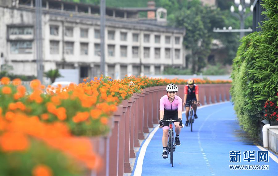 （新華全媒頭條&middot;圖文互動）（8）西部有個新的&ldquo;圈&rdquo;&mdash;&mdash;成渝加快雙城經(jīng)濟(jì)圈建設(shè)