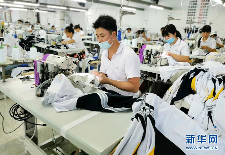 （決戰(zhàn)決勝脫貧攻堅(jiān)&middot;圖文互動(dòng)）（6）同飲一江水 攜手&ldquo;斬窮根&rdquo;&mdash;&mdash;深圳對(duì)口廣西河池、百色扶貧協(xié)作見(jiàn)聞