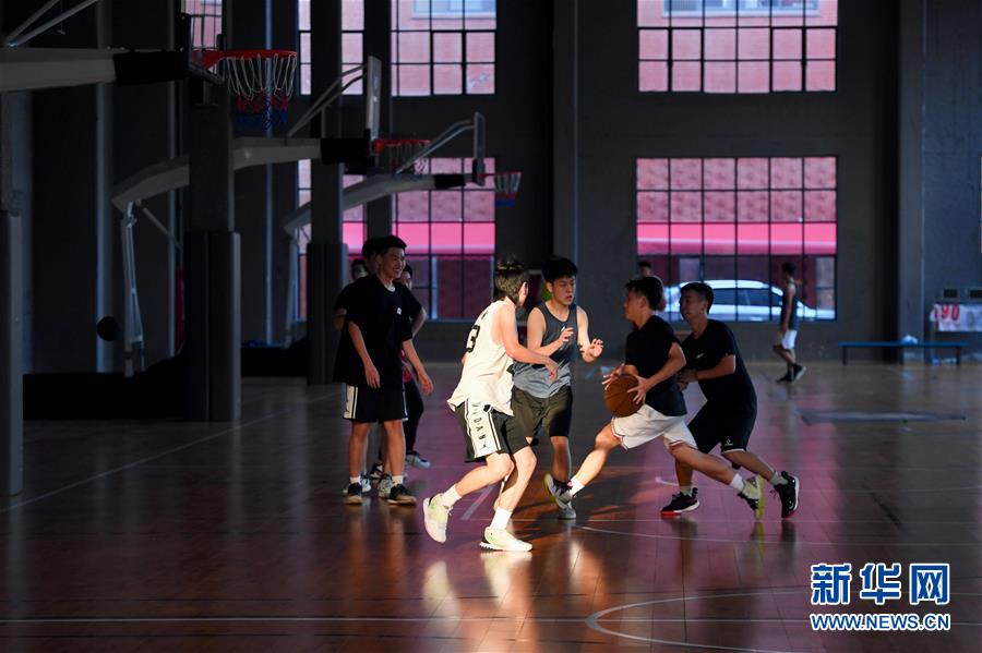 （特區(qū)40年&middot;圖文互動(dòng)）（6）老廠房變身&ldquo;夢(mèng)工廠&rdquo;折射廈門經(jīng)濟(jì)特區(qū)40年變遷