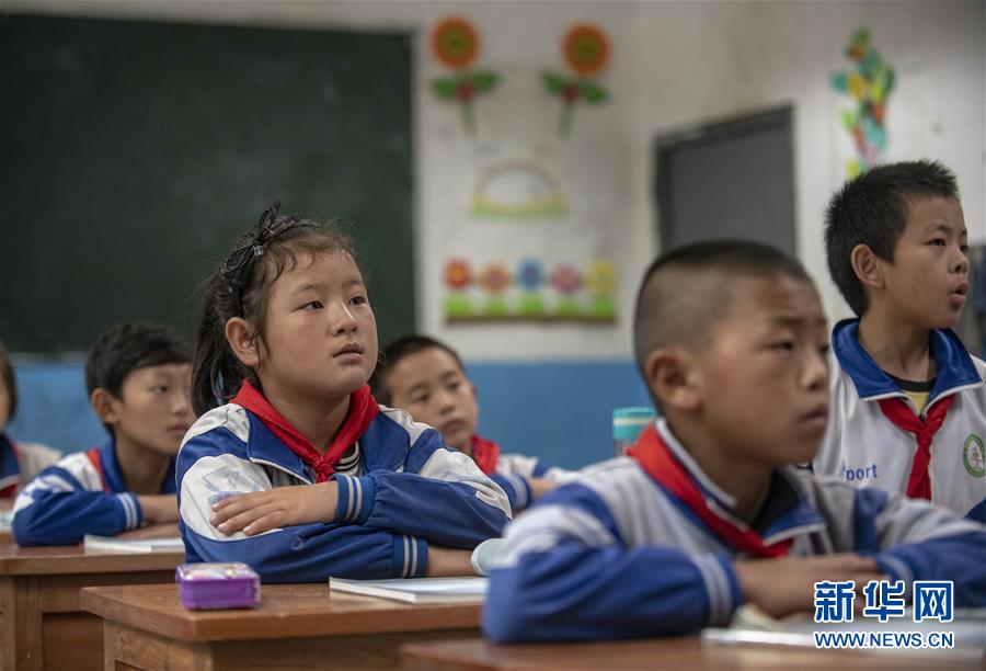 (新華全媒頭條·決戰(zhàn)決勝脫貧攻堅·督戰(zhàn)未摘帽貧困縣·圖文互動)(6)脫貧的歌聲——云南直過民族和人口較少民族共入新時代