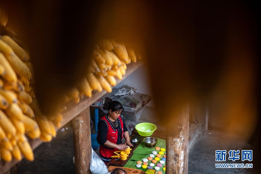 (新華全媒頭條·決戰(zhàn)決勝脫貧攻堅·督戰(zhàn)未摘帽貧困縣·圖文互動)(9)脫貧的歌聲——云南直過民族和人口較少民族共入新時代