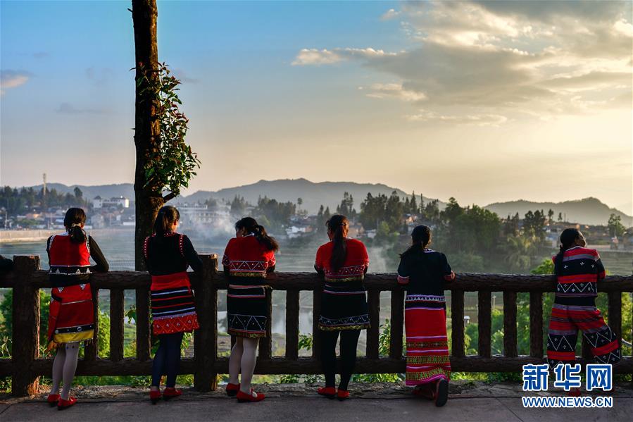 (新華全媒頭條·決戰(zhàn)決勝脫貧攻堅·督戰(zhàn)未摘帽貧困縣·圖文互動)(13)脫貧的歌聲——云南直過民族和人口較少民族共入新時代