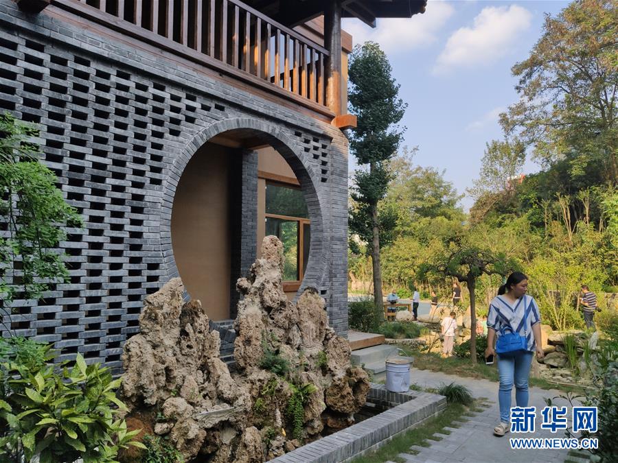 （走向我們的小康生活&middot;圖文互動）（1）游客來了，小康近了&mdash;&mdash;生態(tài)旅游引領(lǐng)湖北山區(qū)蝶變二三事