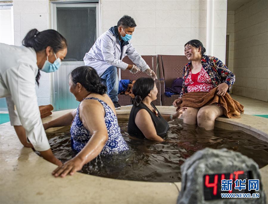 （新華全媒頭條&middot;走向我們的小康生活&middot;圖文互動）（10）扎西德勒，我們的新家園&mdash;&mdash;西藏易地扶貧搬遷搬出幸福美好新生活