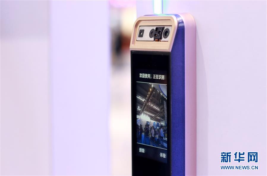 (深圳特區(qū)40年·圖文互動(dòng))(1)從“吸附器”到“發(fā)動(dòng)機(jī)”——深圳厚植創(chuàng)新發(fā)展新優(yōu)勢