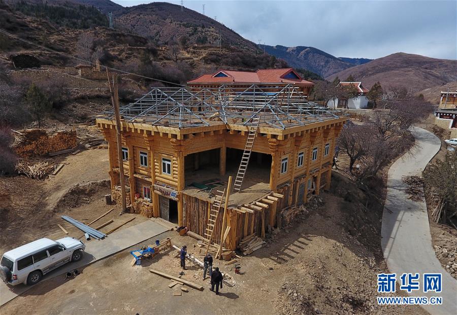 （新華全媒頭條&middot;圖文互動(dòng)）（3）命運(yùn)的轉(zhuǎn)折&mdash;&mdash;寫(xiě)在四川甘孜藏族自治州建州70年之際