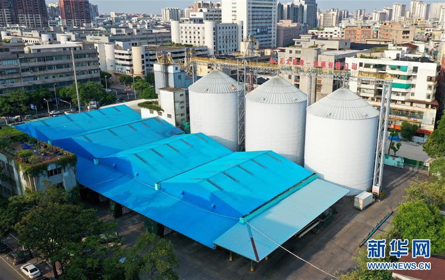 （在習近平新時代中國特色社會主義思想指引下&mdash;&mdash;新時代新作為新篇章&middot;習近平總書記關切事&middot;圖文互動）（14）我家大門常打開&mdash;&mdash;經(jīng)濟特區(qū)全方位對外開放故事