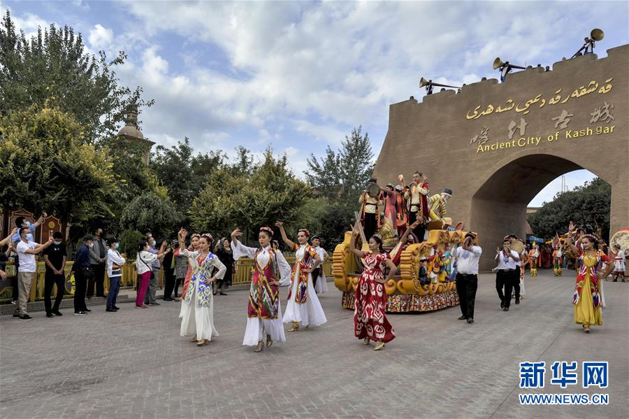 （新華全媒頭條&middot;圖文互動）（15）歷史交匯點(diǎn)上的宏偉藍(lán)圖&mdash;&mdash;《中共中央關(guān)于制定國民經(jīng)濟(jì)和社會發(fā)展第十四個(gè)五年規(guī)劃和二〇三五年遠(yuǎn)景目標(biāo)的建議》誕生記