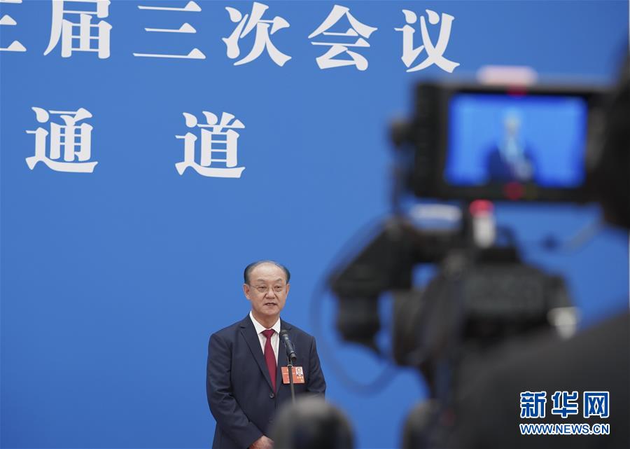 （兩會&middot;政協(xié)開幕&middot;XHDW）（3）接受采訪