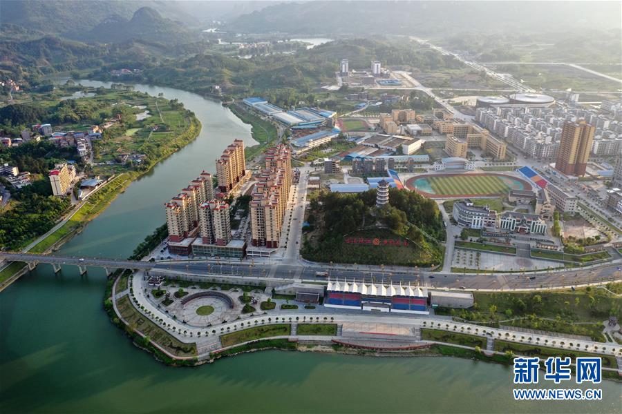 （新華全媒頭條&middot;兩會(huì)特別報(bào)道&middot;圖文互動(dòng)）（2）齊心協(xié)力 砥礪奮進(jìn)&mdash;&mdash;2020年全國兩會(huì)凝聚起決戰(zhàn)決勝的強(qiáng)大力量