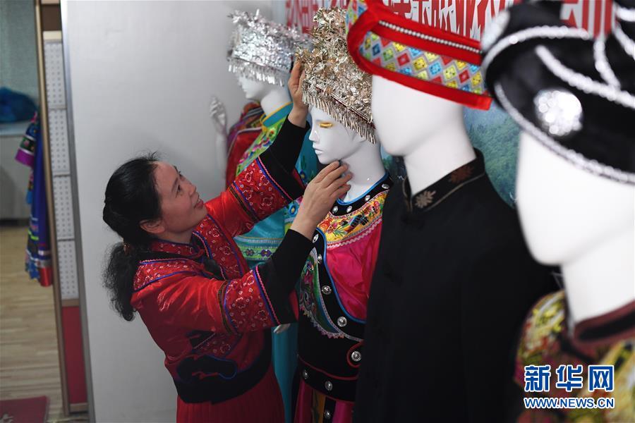 （兩會人物&middot;圖文互動）（5）帶娃、賺錢兩不誤&mdash;&mdash;一位農(nóng)民工代表眼中的脫貧新工作