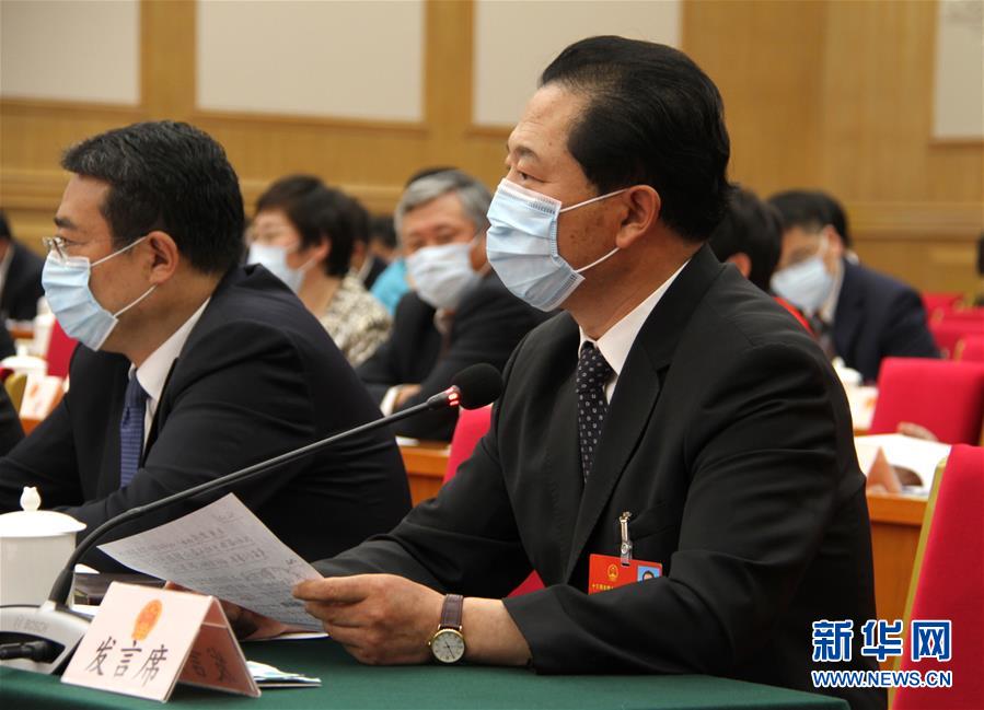 （兩會&middot;熱點(diǎn)畫報(bào)）（11）代表委員建言統(tǒng)籌做好經(jīng)濟(jì)社會發(fā)展工作