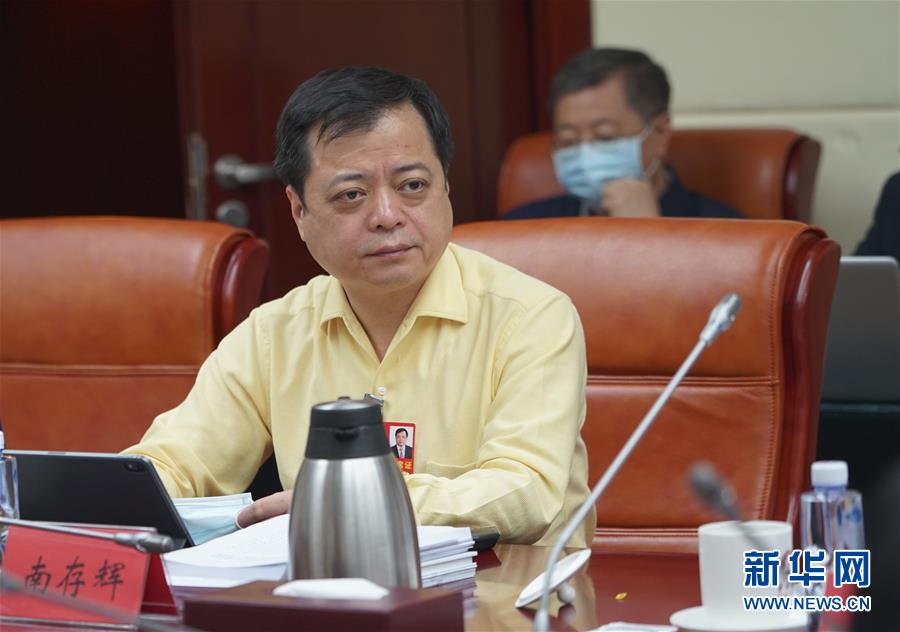 （兩會&middot;熱點畫報）（5）代表委員聚焦民法典草案