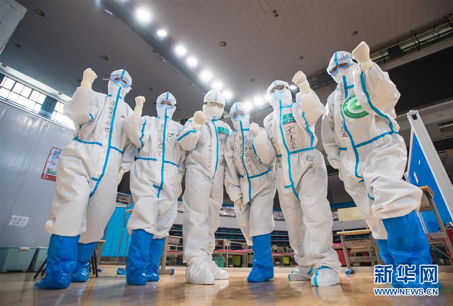 （新華全媒頭條&middot;圖文互動(dòng)）（1）從人民中汲取磅礴力量&mdash;&mdash;習(xí)近平總書記同出席2020年全國(guó)兩會(huì)人大代表、政協(xié)委員共商國(guó)是紀(jì)實(shí)