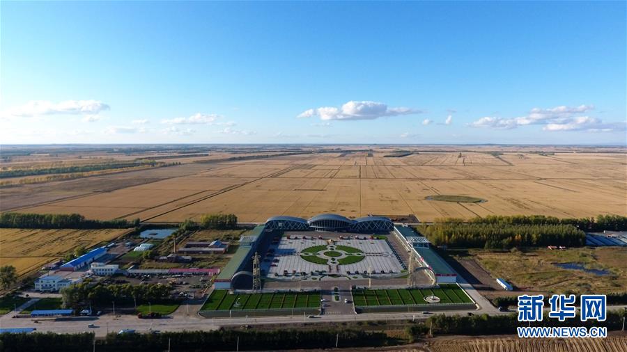 （新華全媒頭條&middot;圖文互動）（15）潮起東方萬象新&mdash;&mdash;以習(xí)近平同志為核心的黨中央團(tuán)結(jié)帶領(lǐng)全黨全軍全國各族人民貫徹落實黨的十九大精神紀(jì)實