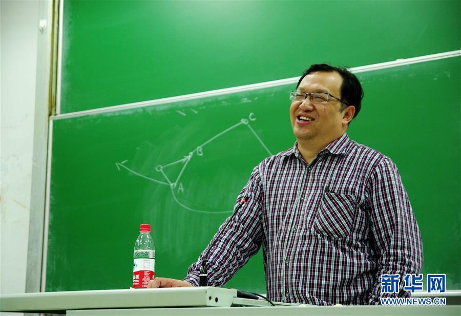 （新華全媒頭條&middot;圖文互動）（6）凝心鑄師魂　立德育新人&mdash;&mdash;以習(xí)近平同志為核心的黨中央關(guān)心教師隊伍建設(shè)紀(jì)實