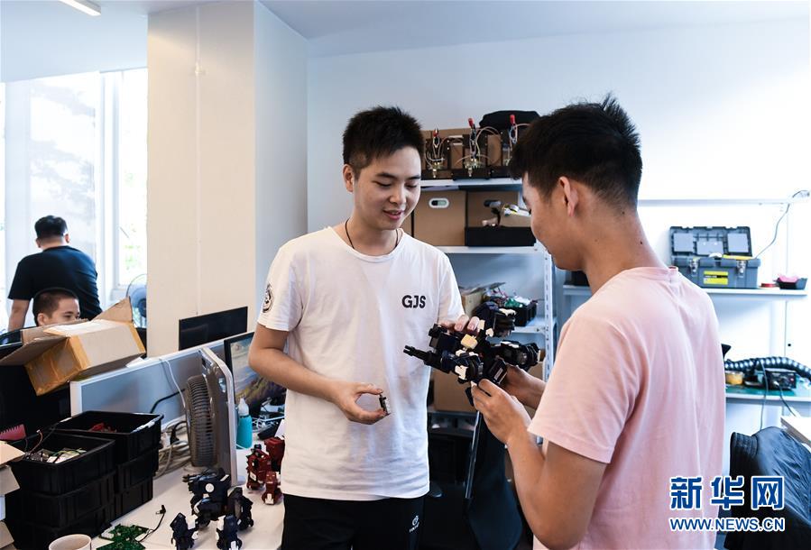 （在習(xí)近平新時代中國特色社會主義思想指引下&mdash;&mdash;新時代新作為新篇章&middot;總書記關(guān)切開放事&middot;圖文互動）（1）以開放作楫 揚(yáng)創(chuàng)新之帆&mdash;&mdash;深圳&ldquo;先行示范&rdquo;再啟航