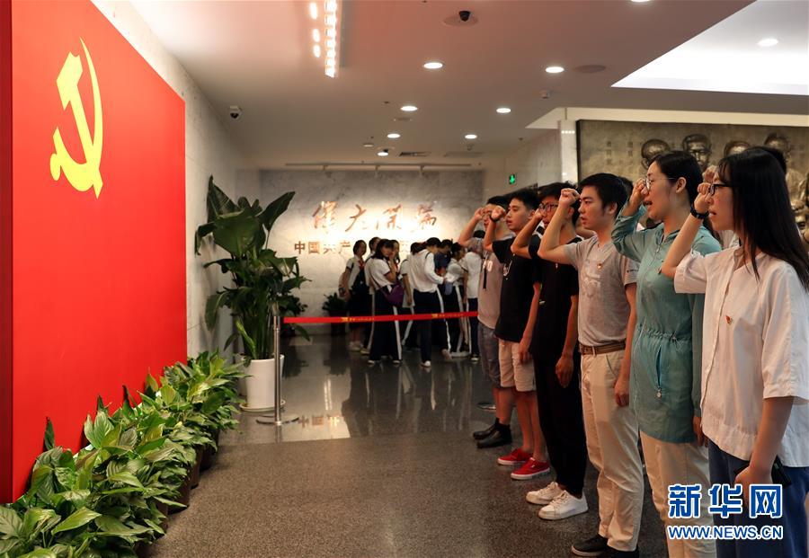 （新華全媒頭條&middot;圖文互動）（5）彩云長在有新天&mdash;&mdash;黨的十九大以來以習(xí)近平同志為核心的黨中央關(guān)心推進宣傳思想工作紀(jì)實