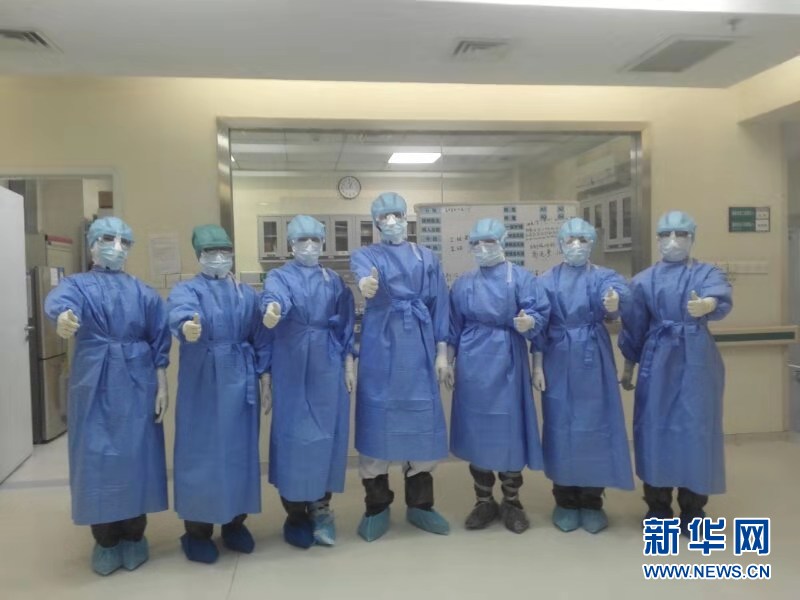 （在習近平新時代中國特色社會主義思想指引下&mdash;&mdash;新時代新作為新篇章&middot;習近平總書記關(guān)切事&middot;圖文互動）（9）口罩擋不住你的美&mdash;&mdash;戰(zhàn)&ldquo;疫&rdquo;一線巾幗掠影