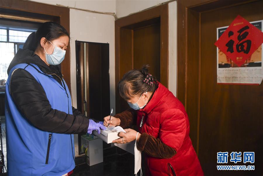 （習(xí)近平致敬的戰(zhàn)&ldquo;疫&rdquo;英雄&middot;社區(qū)工作者篇&middot;圖文互動(dòng)）（2）他們，堅(jiān)守一線戰(zhàn)風(fēng)雨