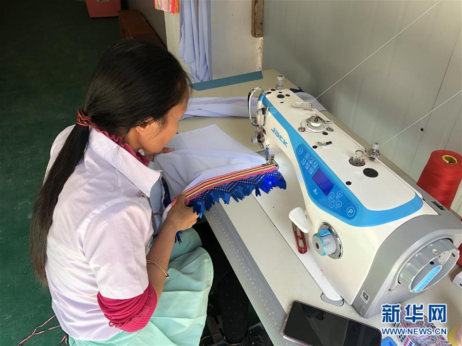 (新華全媒頭條·圖文互動)(9)春天里的5個(gè)“戰(zhàn)貧”瞬間——習(xí)近平總書記關(guān)于脫貧攻堅(jiān)決策部署指引攻克最后的深貧堡壘