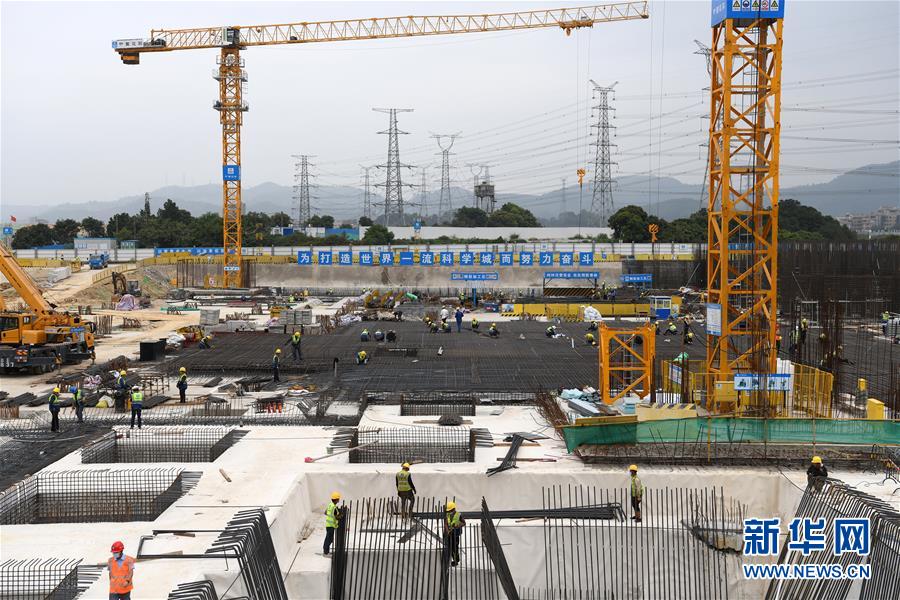 （在習(xí)近平新時代中國特色社會主義思想指引下&mdash;&mdash;新時代新作為新篇章&middot;習(xí)近平總書記關(guān)切事&middot;圖文互動）（6）新機(jī)遇、新引擎&mdash;&mdash;重大工程重大項目建設(shè)新動向觀察