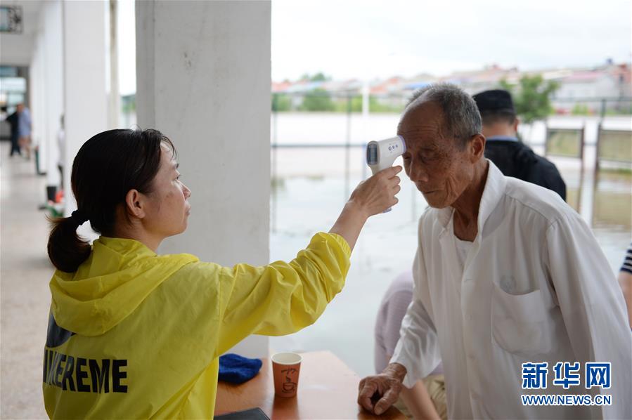 （在習(xí)近平新時(shí)代中國(guó)特色社會(huì)主義思想指引下&mdash;&mdash;新時(shí)代新作為新篇章&middot;習(xí)近平總書(shū)記關(guān)切事&middot;圖文互動(dòng)）（1）戰(zhàn)洪魔　保安全&mdash;&mdash;近期防汛救災(zāi)熱點(diǎn)觀察
