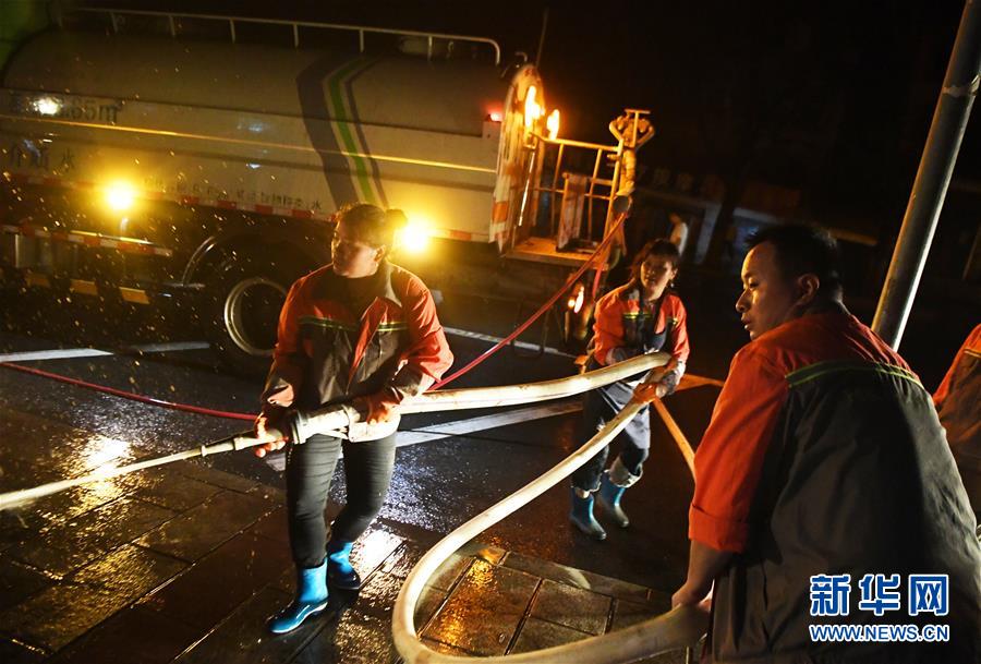 （在習(xí)近平新時(shí)代中國(guó)特色社會(huì)主義思想指引下&mdash;&mdash;新時(shí)代新作為新篇章&middot;習(xí)近平總書(shū)記關(guān)切事&middot;圖文互動(dòng)）（3）戰(zhàn)洪魔　保安全&mdash;&mdash;近期防汛救災(zāi)熱點(diǎn)觀察