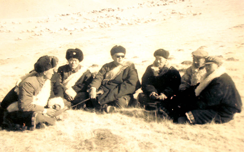 個(gè)人干凈，一生不褪的底色&mdash;&mdash;四論向尕布龍同志學(xué)習(xí)