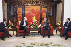 馬凱會(huì)見國際證監(jiān)會(huì)組織理事會(huì)主席、香港證監(jiān)會(huì)行政總裁歐達(dá)禮和香港證監(jiān)會(huì)主席唐家成