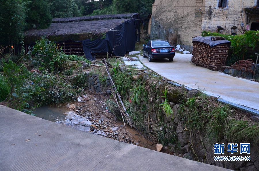 周炳耀有輛二手車，被全村人當(dāng)作&ldquo;公交車&rdquo;