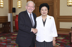 劉延?xùn)|會(huì)見聯(lián)合國兒童基金會(huì)執(zhí)行主任安東尼&middot;萊克