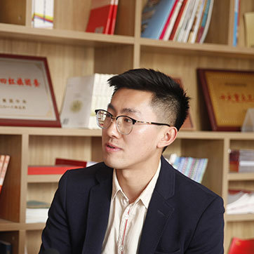 【青春的故事】&ldquo;鋼鐵人&rdquo;是怎樣煉成的？