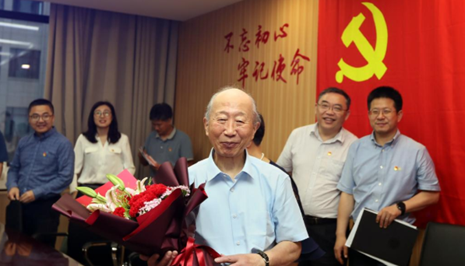 新黨員陳振新：&ldquo;雖已耄耋，紅心向黨！&rdquo;