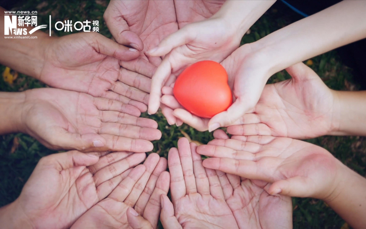 我們不僅要關(guān)注身體健康，更應(yīng)關(guān)注心理健康