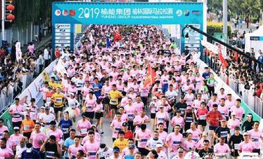 從沙漠跑向綠洲！&ldquo;塞上明珠&rdquo;用馬拉松促城市轉型