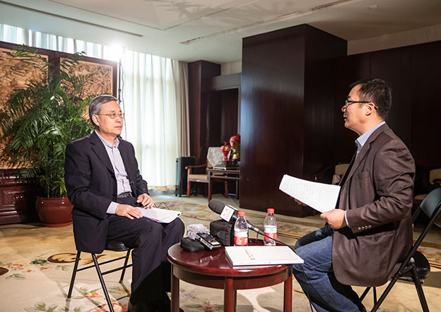 充分調(diào)動(dòng)信貸、債券、股權(quán)、理財(cái)、信托、保險(xiǎn)等各類(lèi)金融資源