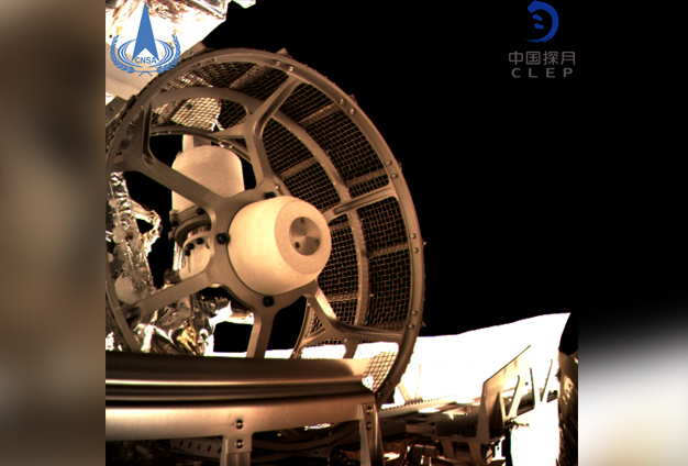 有古老的巖石，地形略微平坦一點(diǎn)