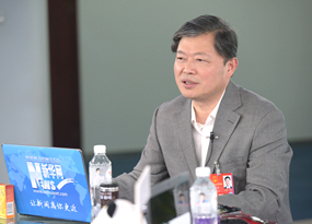 訪(fǎng)談進(jìn)行中