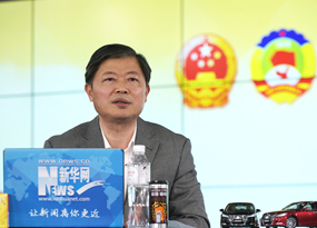 李明在訪(fǎng)談現(xiàn)場(chǎng)