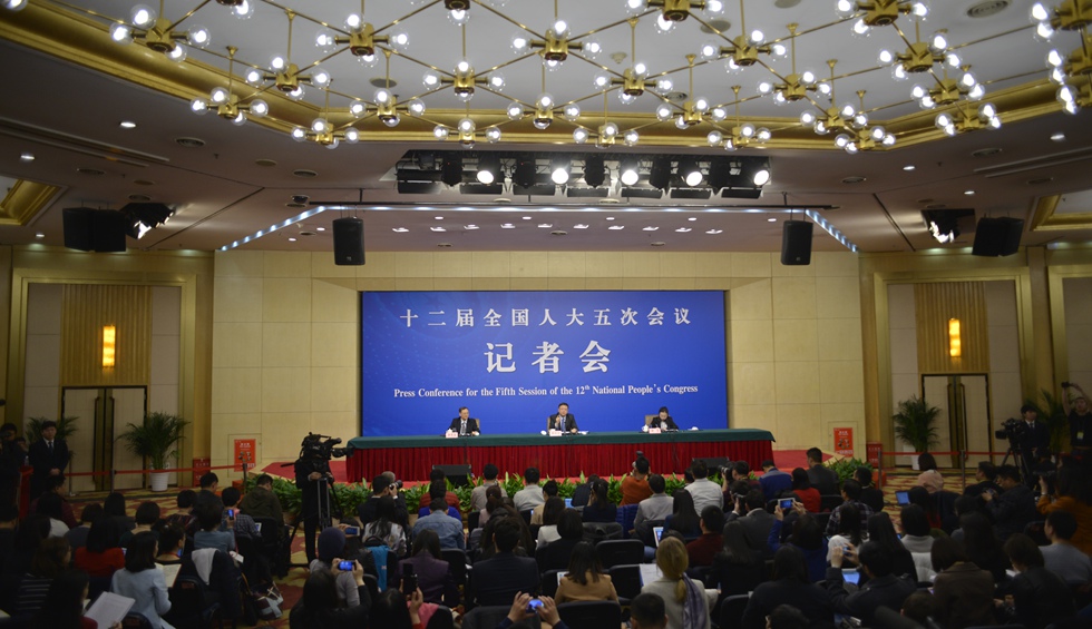 回放：環(huán)保部部長(zhǎng)陳吉寧就&ldquo;加強(qiáng)生態(tài)環(huán)境保護(hù)&rdquo;答記者問