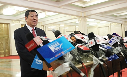 何立峰：2016年實現(xiàn)了穩(wěn)增長、穩(wěn)就業(yè)