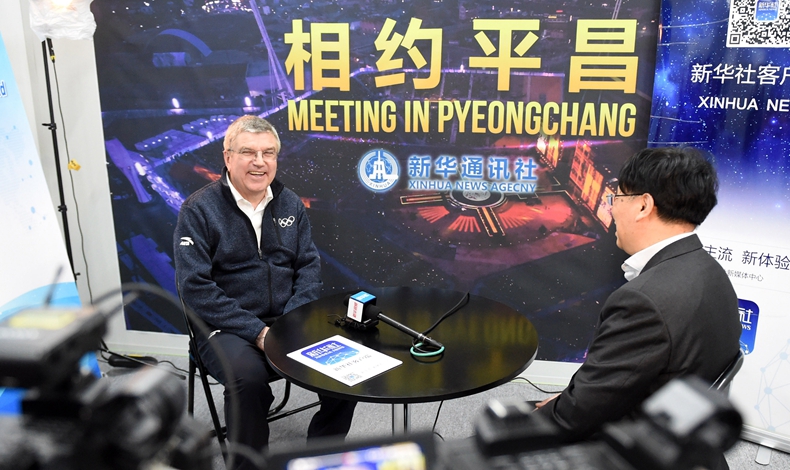 巴赫看望新華社平昌冬奧前方報(bào)道團(tuán) 現(xiàn)學(xué)中文"春節(jié)快樂(lè)",向中國(guó)人民致以新春?jiǎn)柡? /></a></p>
<p class=