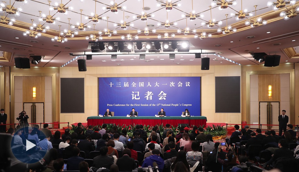 農(nóng)業(yè)部就&ldquo;實(shí)施鄉(xiāng)村振興戰(zhàn)略 推動(dòng)農(nóng)業(yè)轉(zhuǎn)型升級(jí)&rdquo;答問