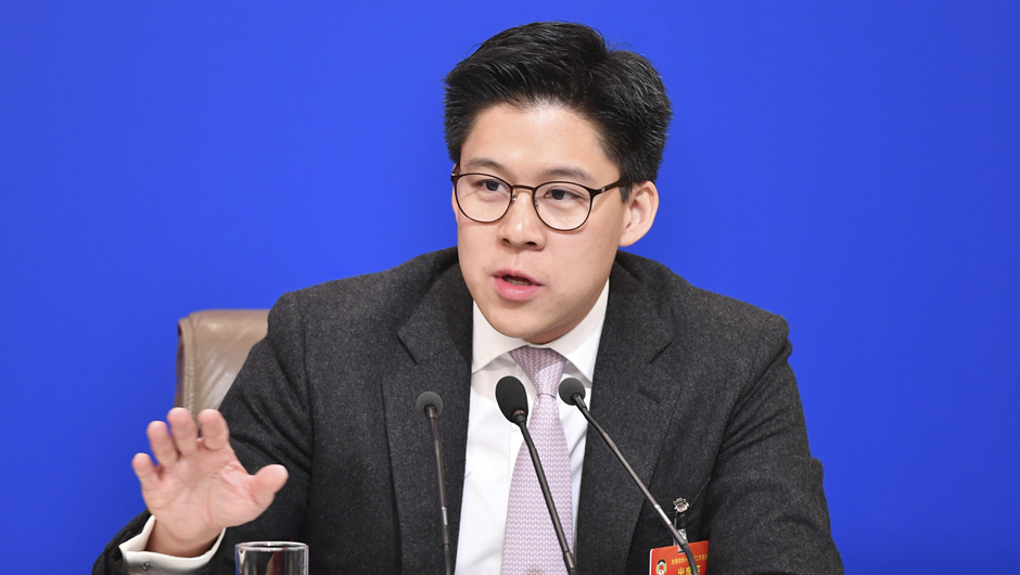 全國政協(xié)委員、中國香港體育協(xié)會暨奧林匹克委員會副會長、霍英東集團(tuán)副總裁 霍啟剛