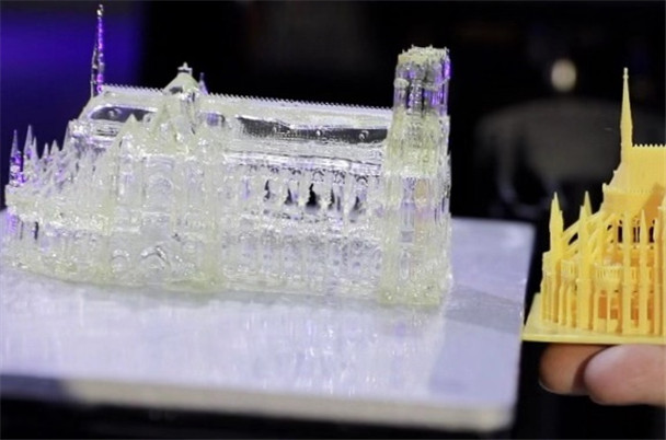 高效！精準(zhǔn)！現(xiàn)場體驗(yàn)超高速光固化3D打印機(jī)