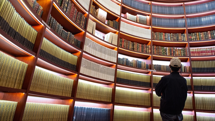 新華社評論員：弘揚(yáng)核心價值，堅定文化自信