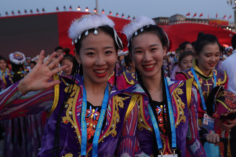 今晚，我們歡聚在天安門廣場(chǎng)