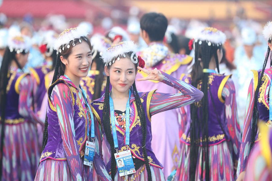 今晚，我們歡聚在天安門廣場(chǎng)