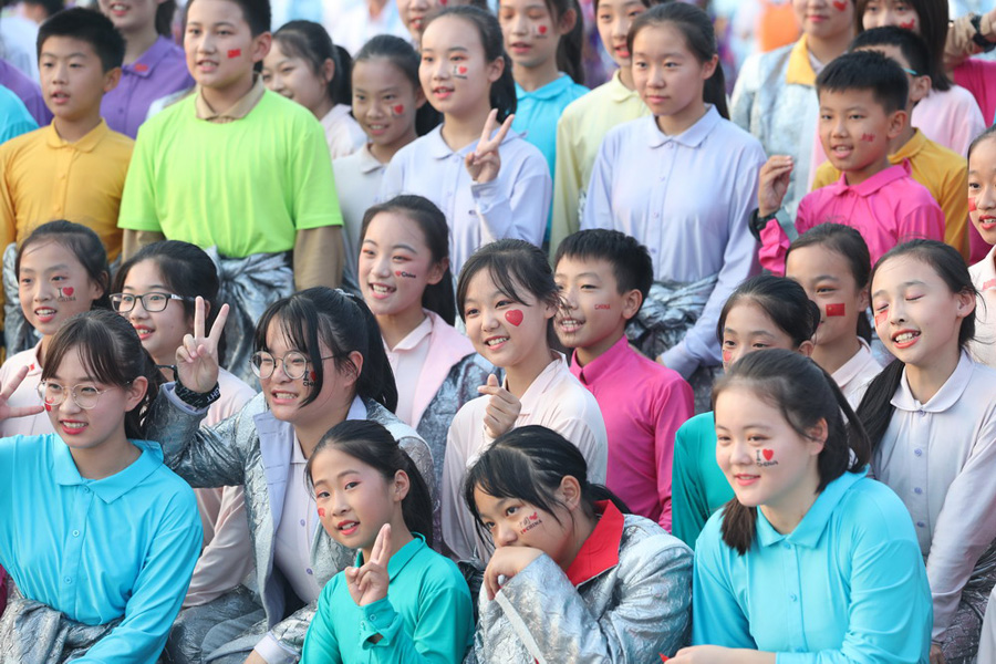 今晚，我們歡聚在天安門廣場(chǎng)